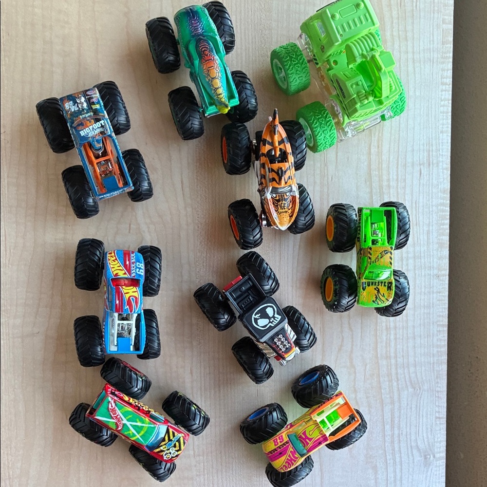 Monster Truck Toy Set - Multicolor